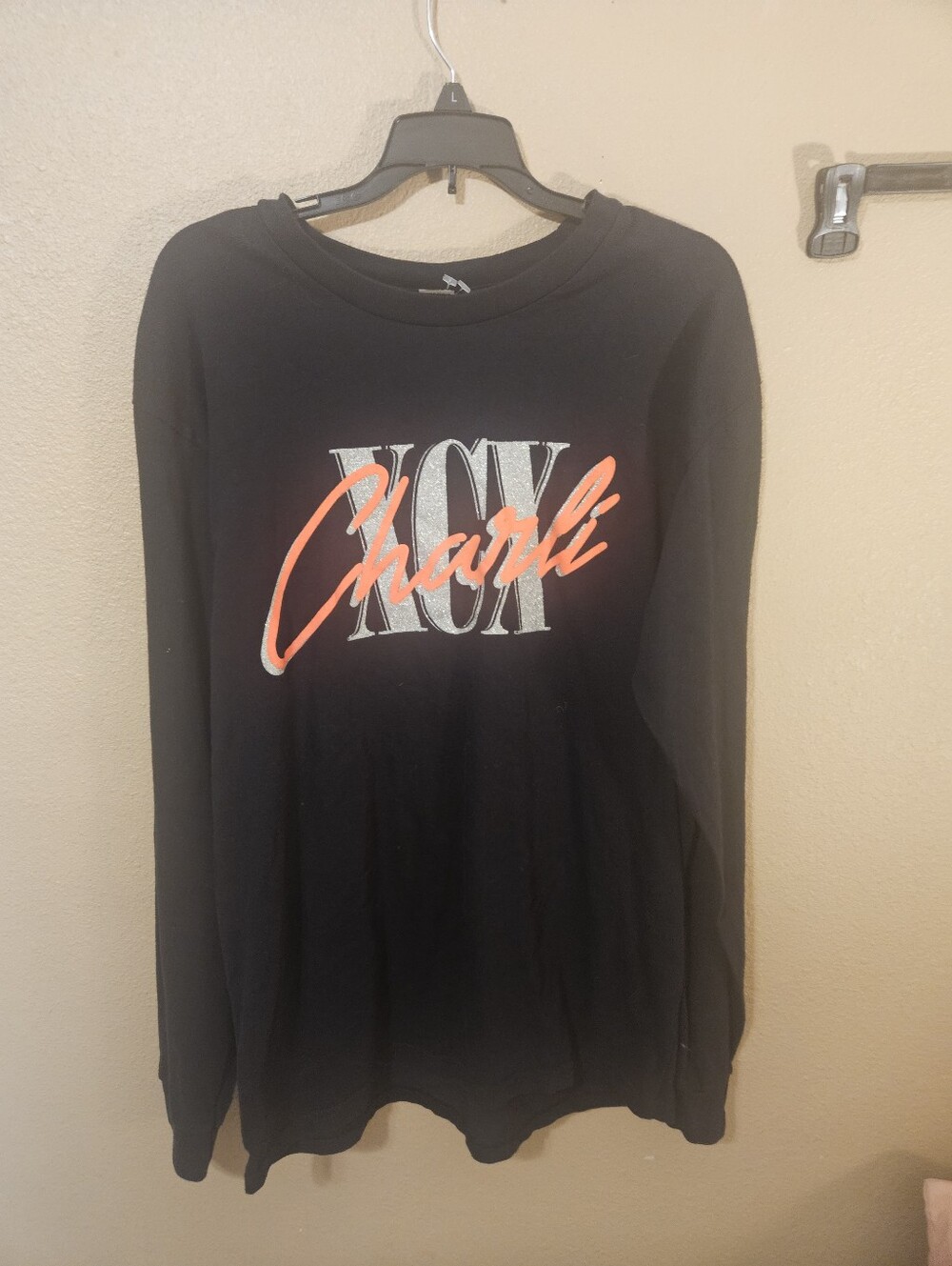Charli XCX Crash Summer Tour Long Sleeve Black Glitter shirt size LARGE